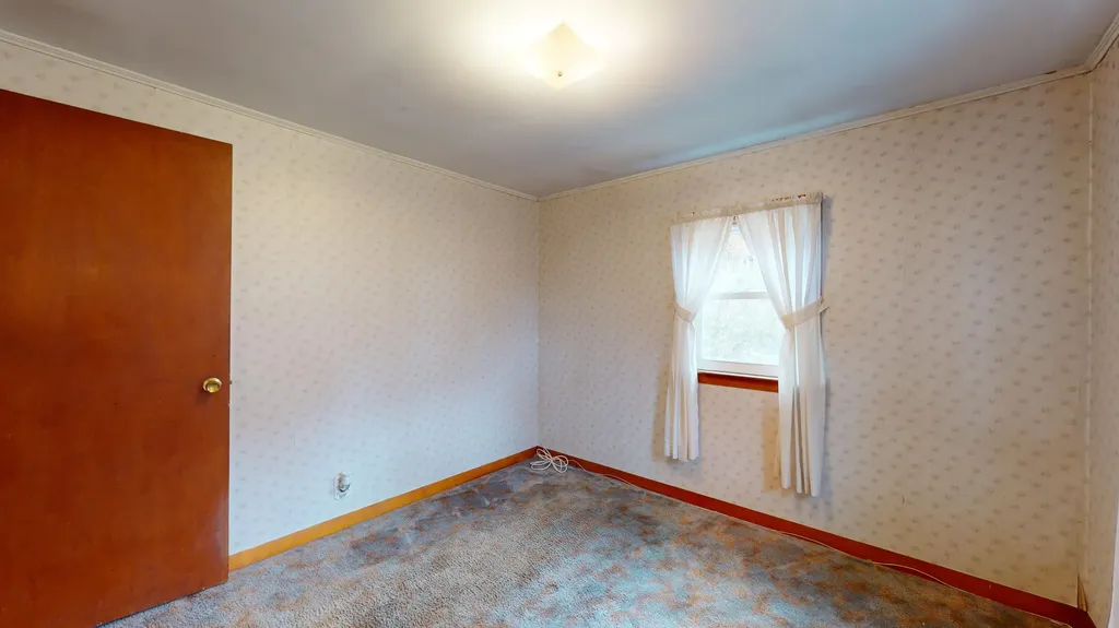 9 Brown Road Poland ME 04274