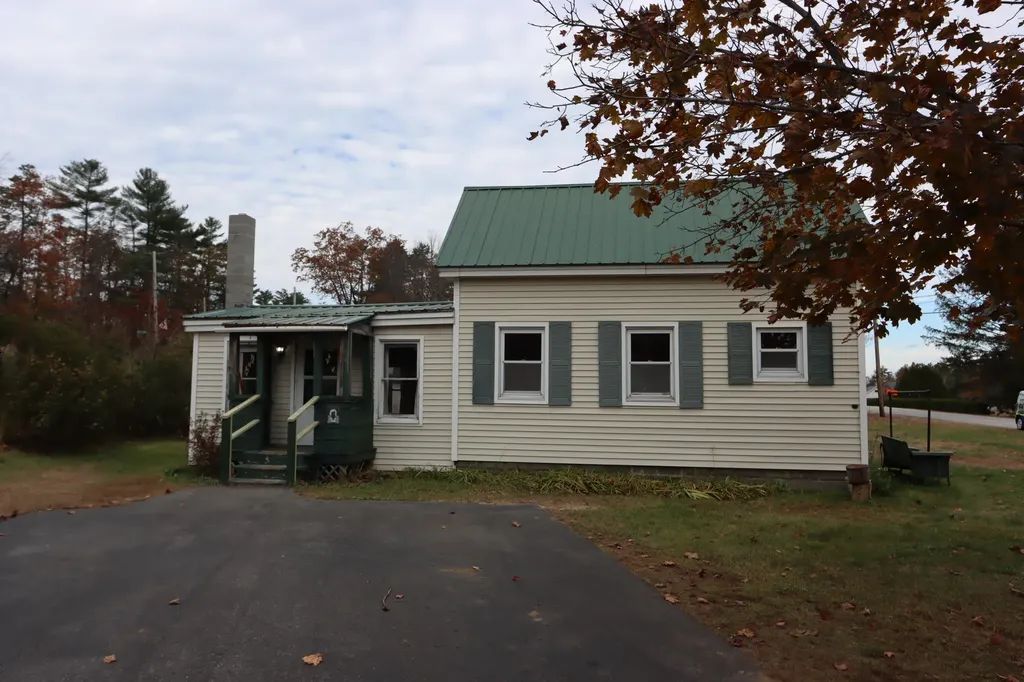 9 Brown Road Poland ME 04274