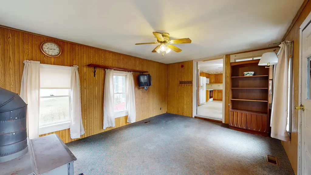 9 Brown Road Poland ME 04274