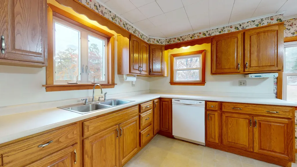 9 Brown Road Poland ME 04274