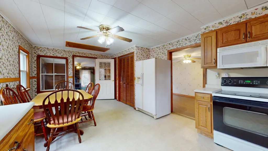 9 Brown Road Poland ME 04274