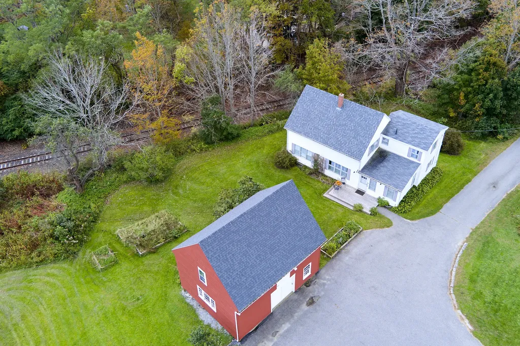 11 Wadsworth Court Thomaston ME 04861
