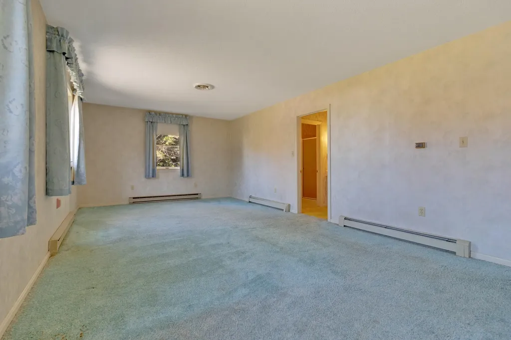 42 Waterhouse Road Gorham ME 04038