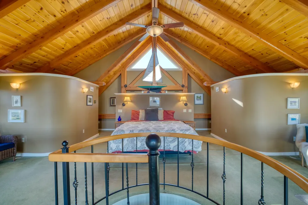 17 Cove Road Lamoine ME 04605