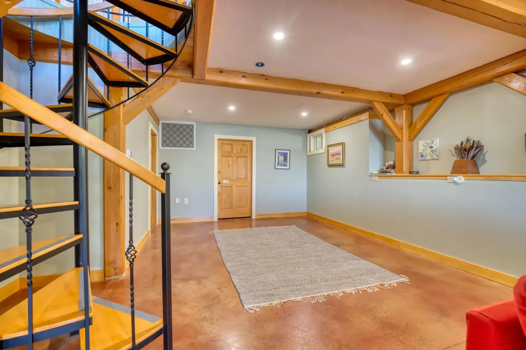 17 Cove Road Lamoine ME 04605