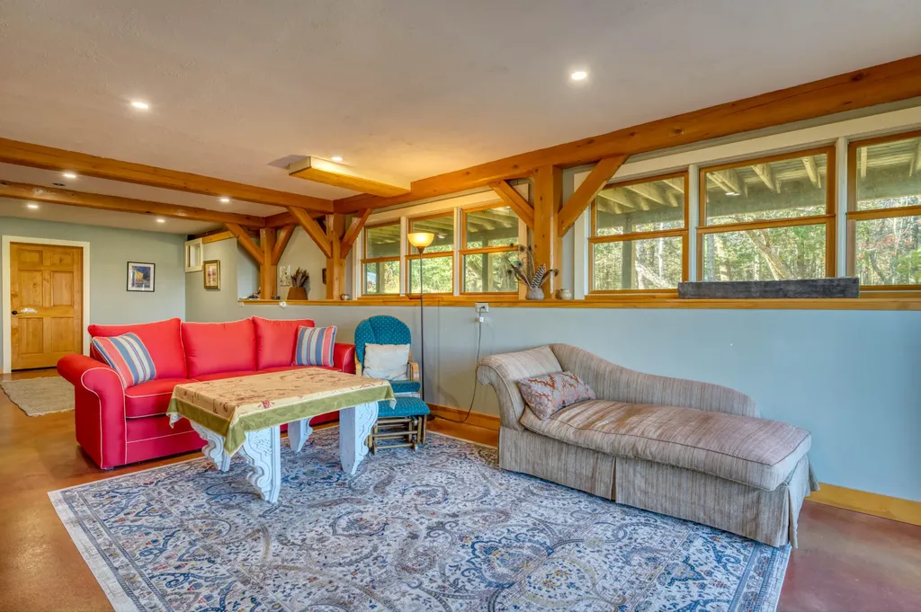 17 Cove Road Lamoine ME 04605