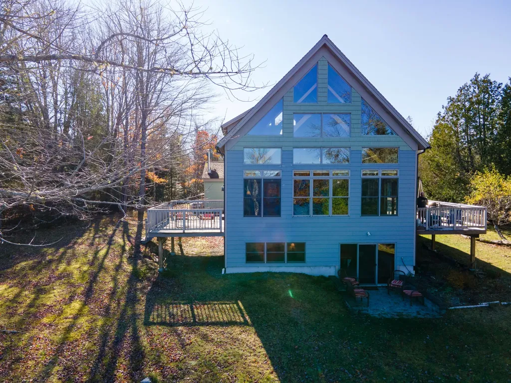 17 Cove Road Lamoine ME 04605
