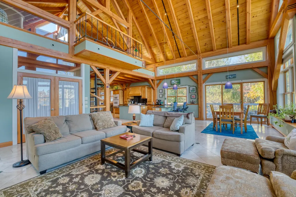 17 Cove Road Lamoine ME 04605