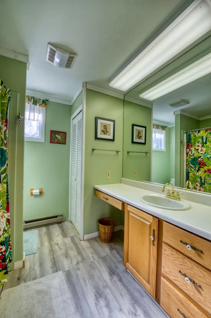 17 Cove Road Lamoine ME 04605