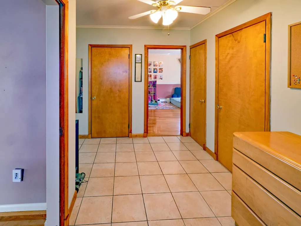 16 Fairmount Park E Bangor ME 04401