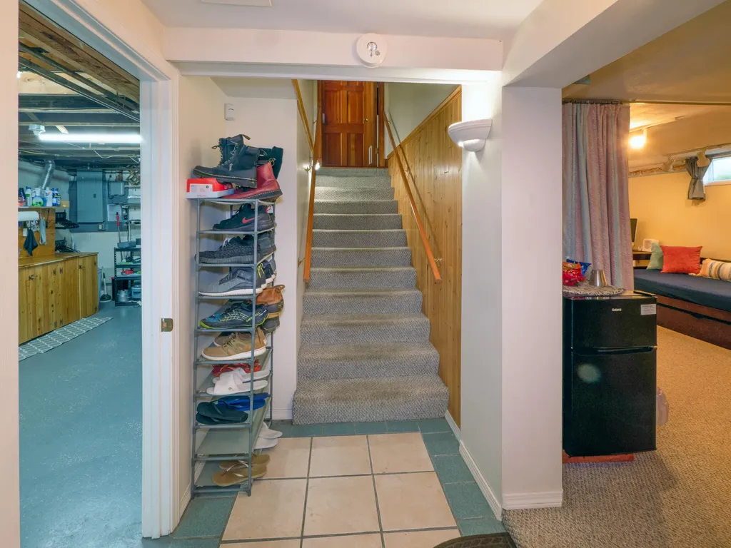 16 Fairmount Park E Bangor ME 04401