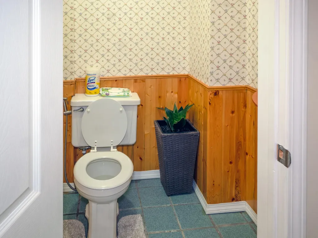 16 Fairmount Park E Bangor ME 04401