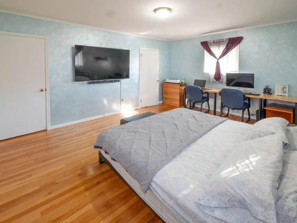 16 Fairmount Park E Bangor ME 04401