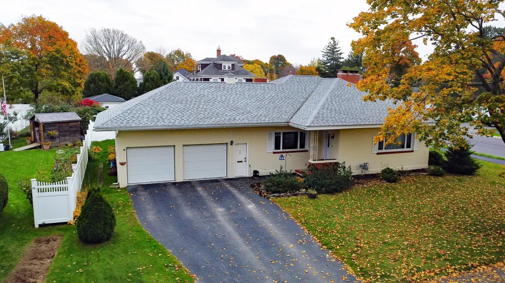 16 Fairmount Park E Bangor ME 04401