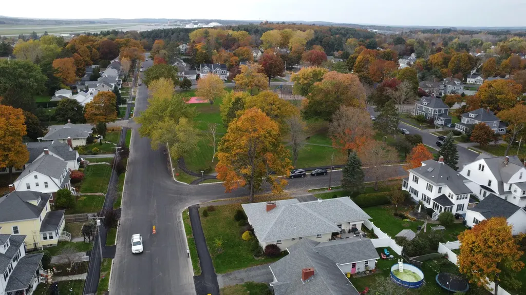 16 Fairmount Park E Bangor ME 04401
