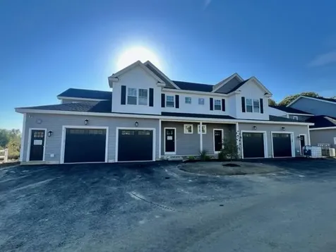32 Regency Circle Kittery ME 03904