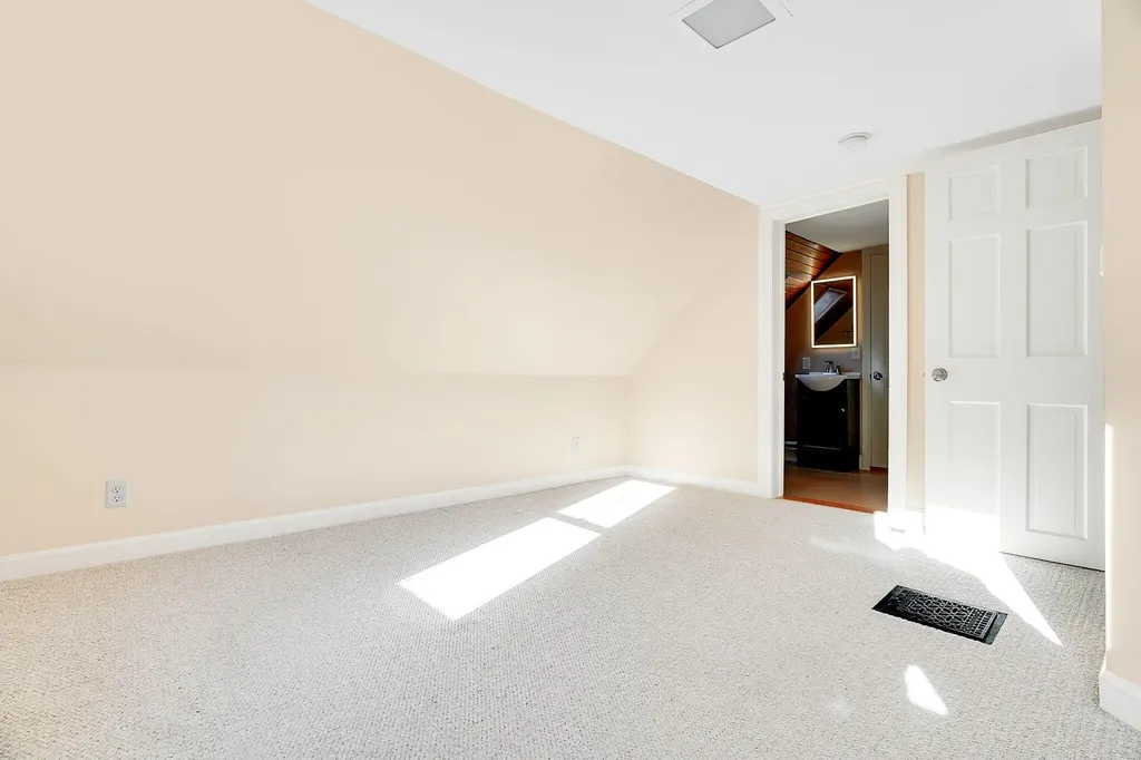 122 Broadturn Road Scarborough ME 04074