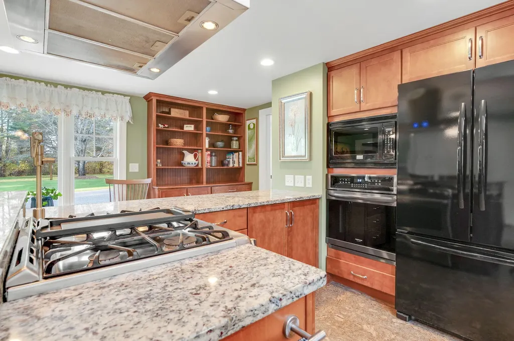122 Broadturn Road Scarborough ME 04074