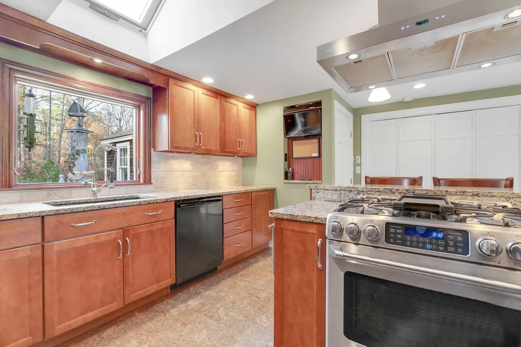 122 Broadturn Road Scarborough ME 04074