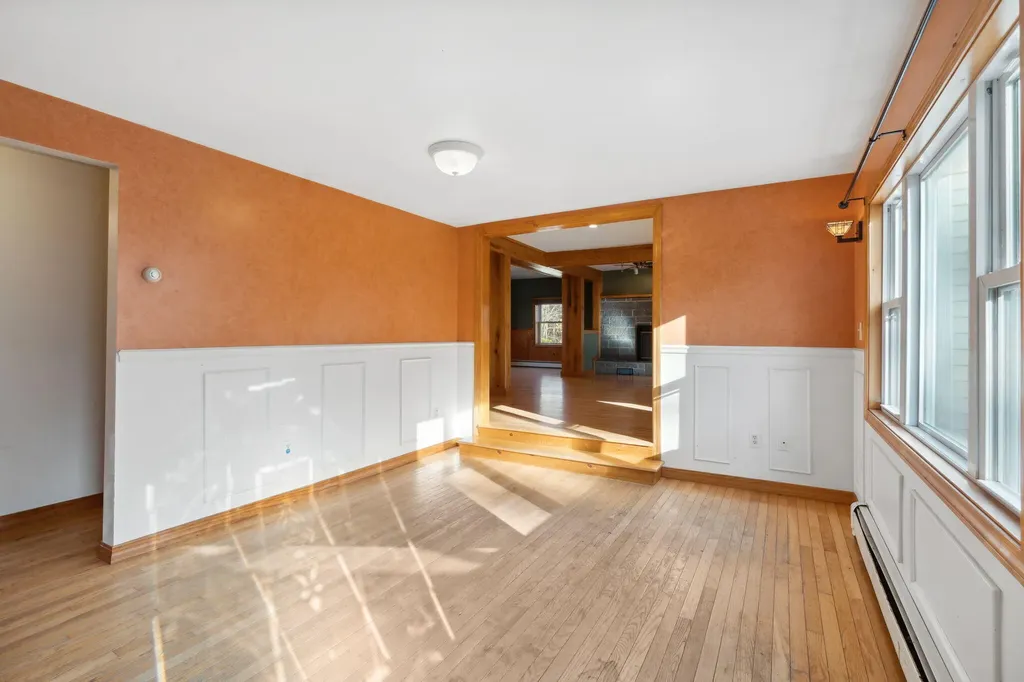 17 Middle Bay Road Brunswick ME 04011