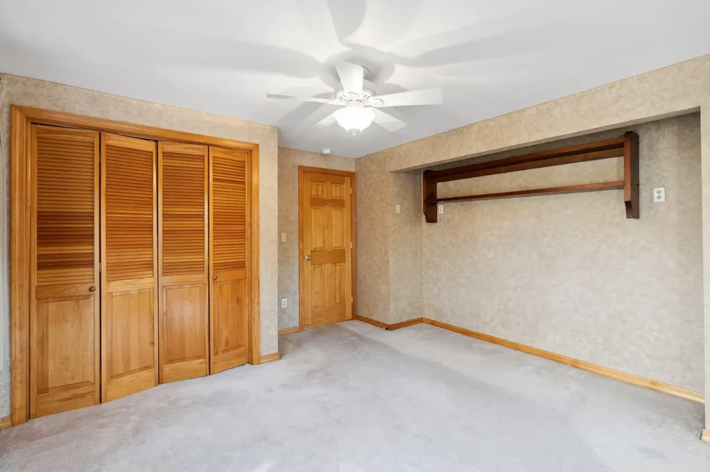 17 Middle Bay Road Brunswick ME 04011