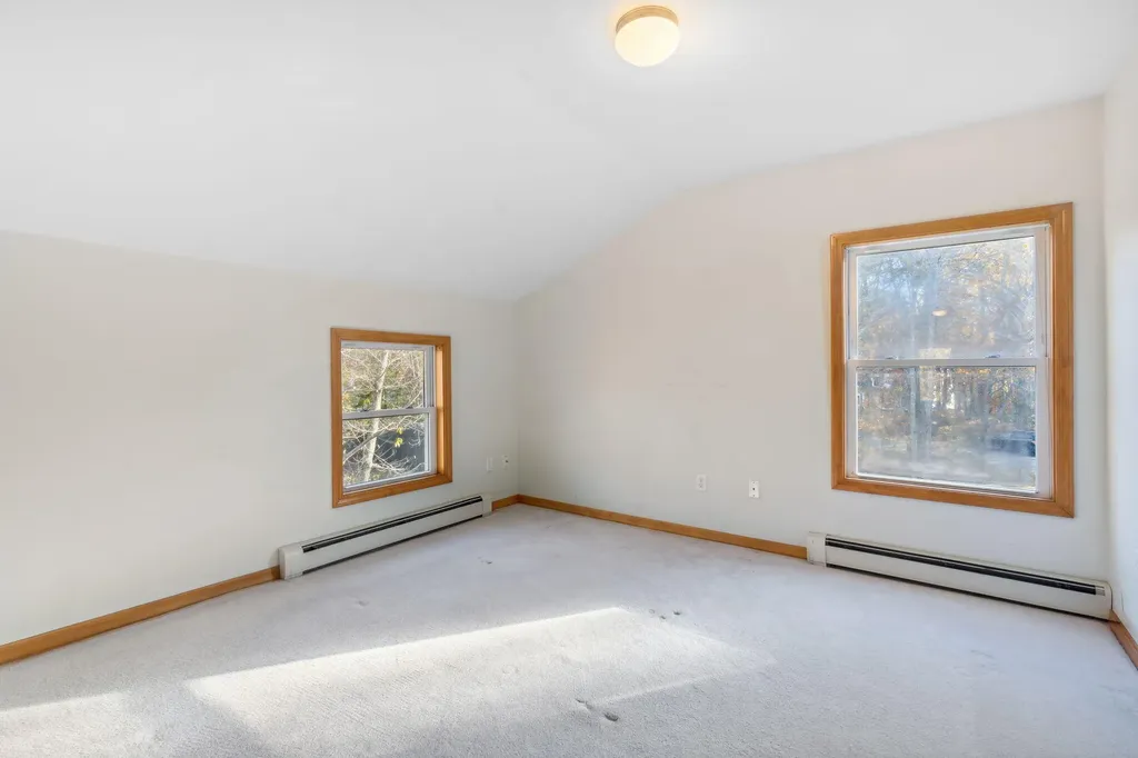 17 Middle Bay Road Brunswick ME 04011