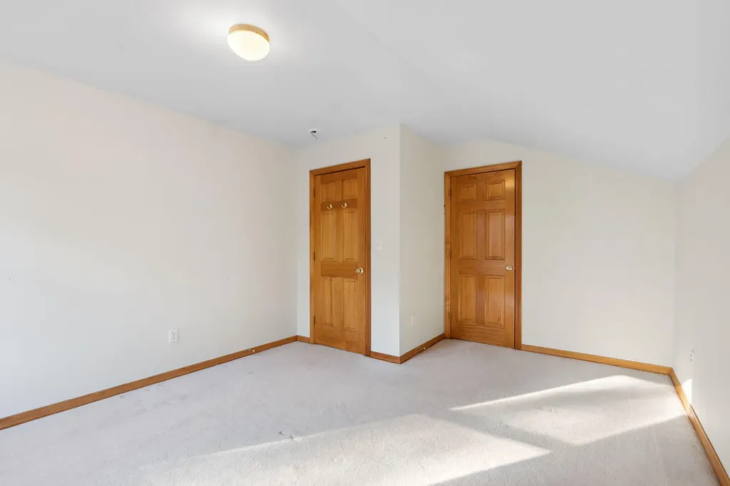 17 Middle Bay Road Brunswick ME 04011