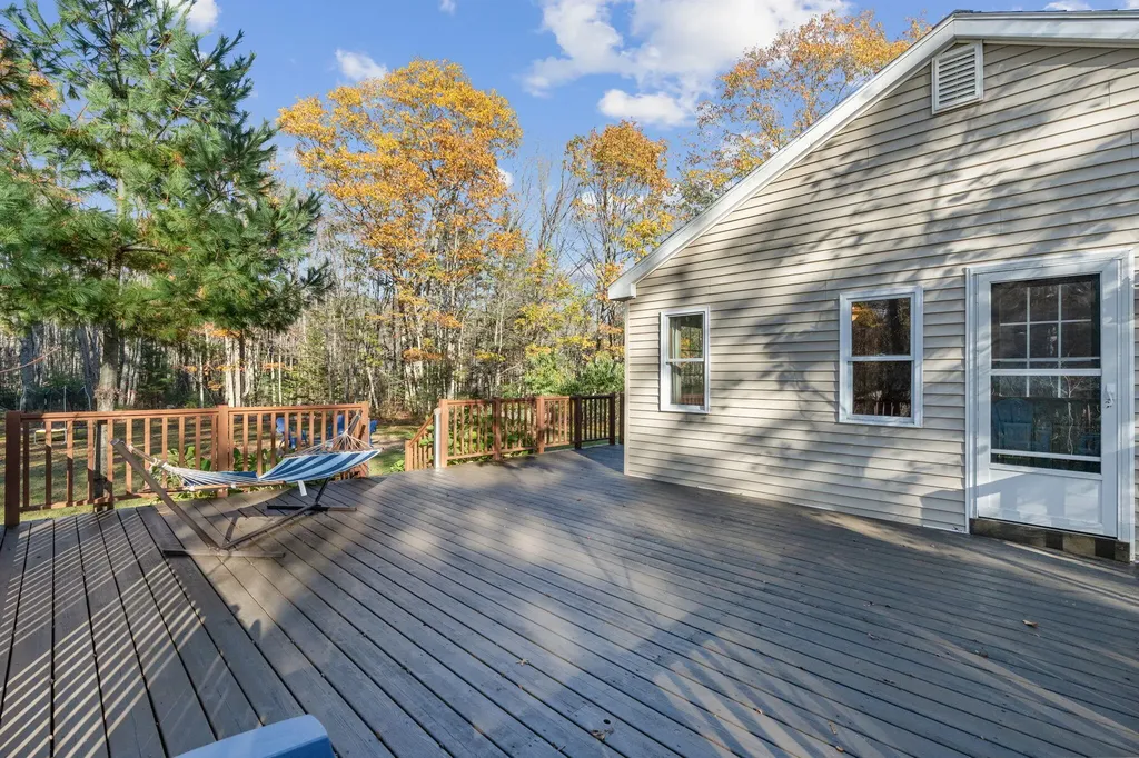17 Middle Bay Road Brunswick ME 04011