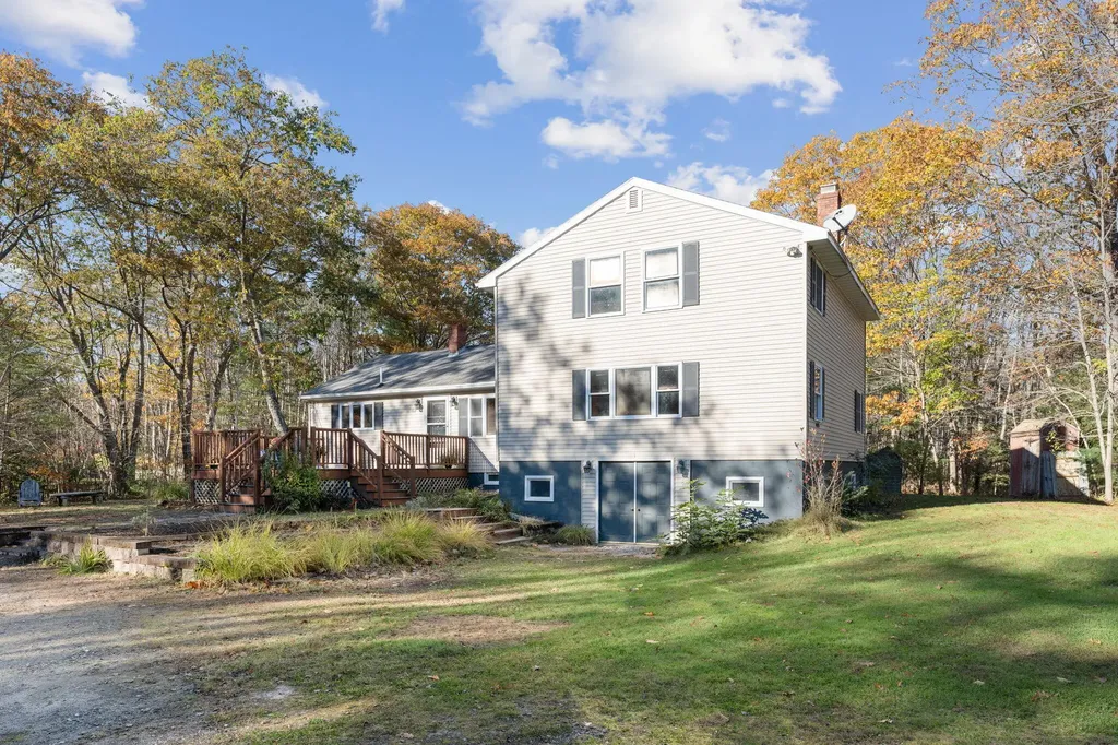 17 Middle Bay Road Brunswick ME 04011