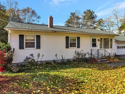 10 Mayland Street Oakland ME 04963