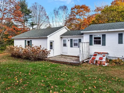 10 Mayland Street Oakland ME 04963
