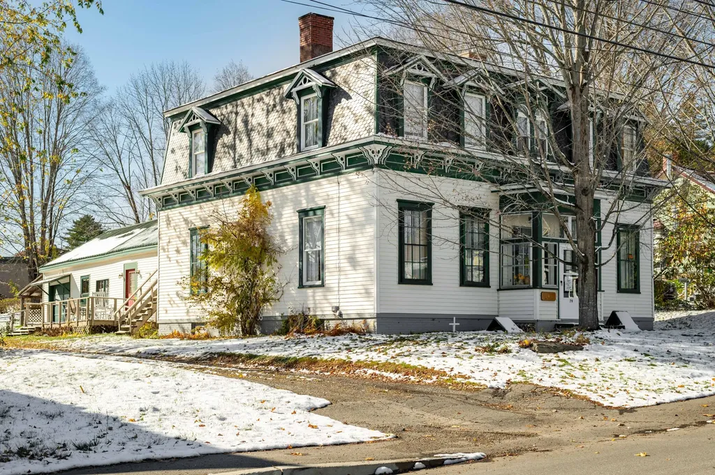79 Pleasant Street Dover-foxcroft ME 04426