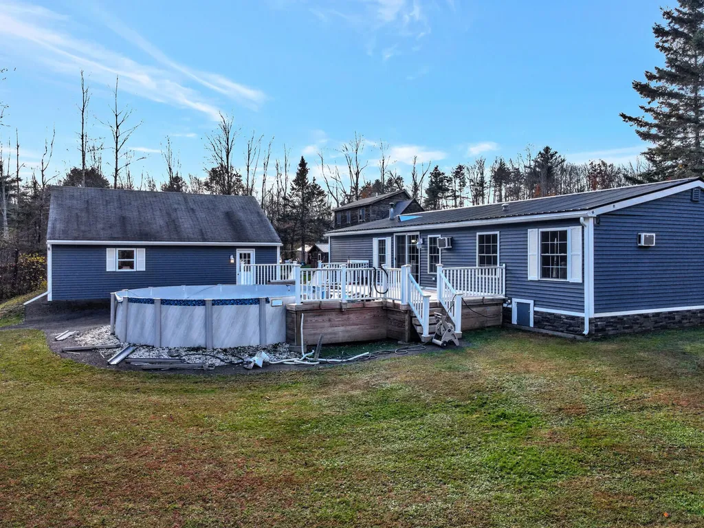 302 Middle Road Oakland ME 04963