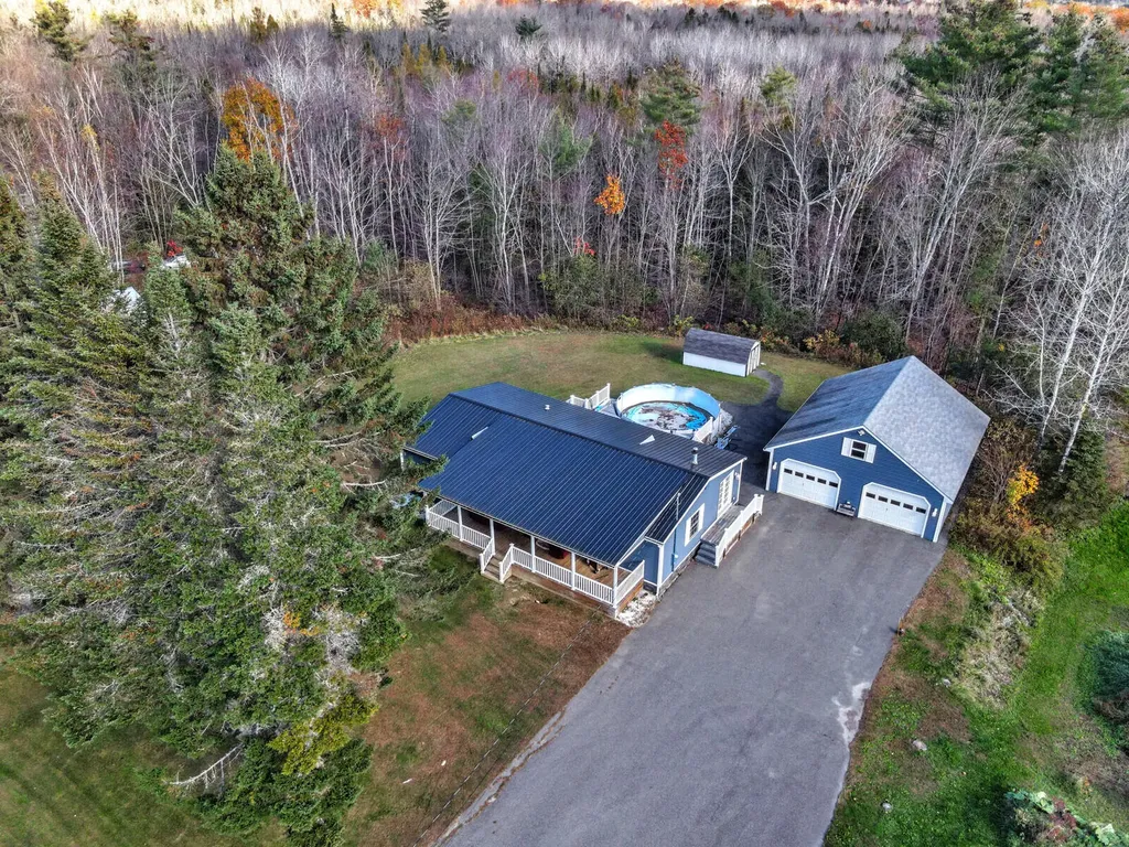 302 Middle Road Oakland ME 04963