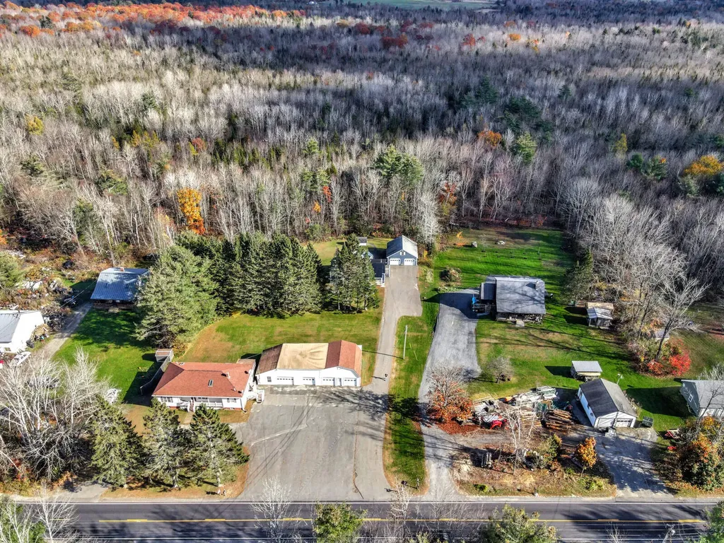 302 Middle Road Oakland ME 04963