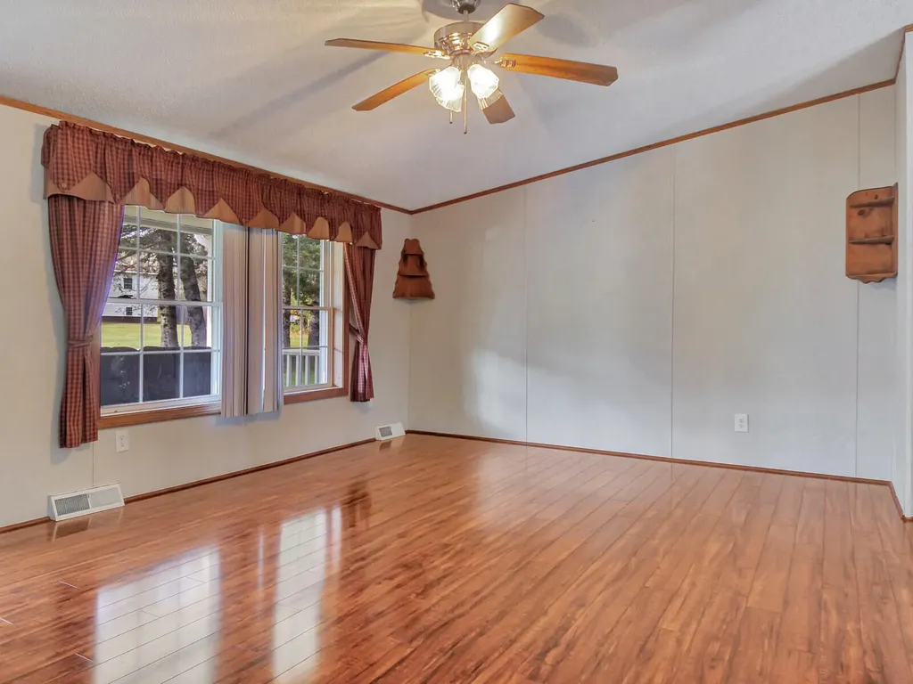 302 Middle Road Oakland ME 04963