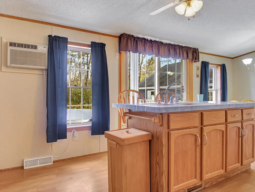 302 Middle Road Oakland ME 04963