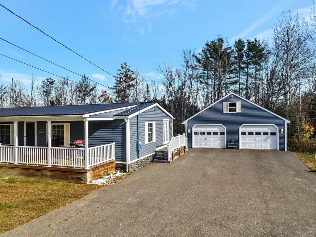 302 Middle Road Oakland ME 04963