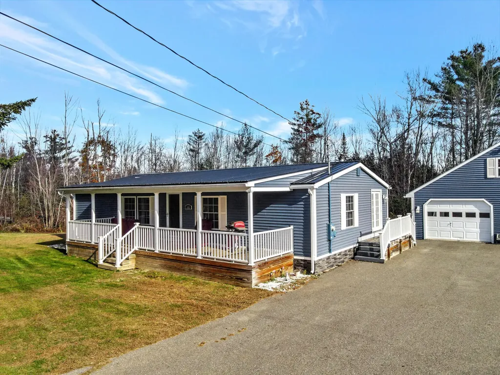 302 Middle Road Oakland ME 04963