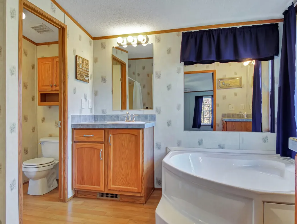 302 Middle Road Oakland ME 04963