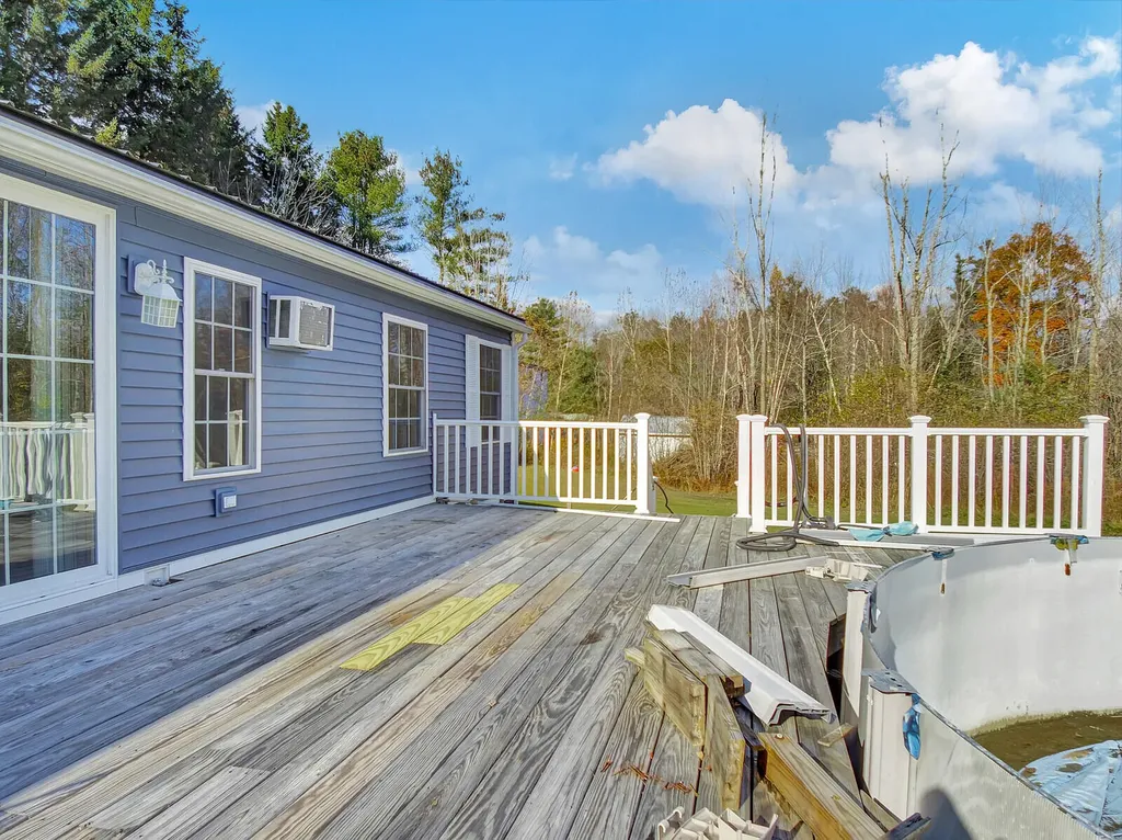 302 Middle Road Oakland ME 04963