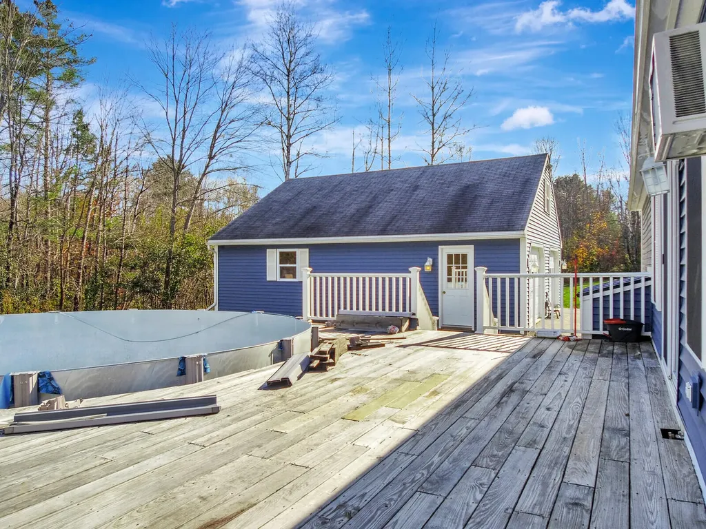 302 Middle Road Oakland ME 04963