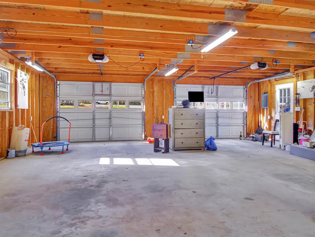 302 Middle Road Oakland ME 04963