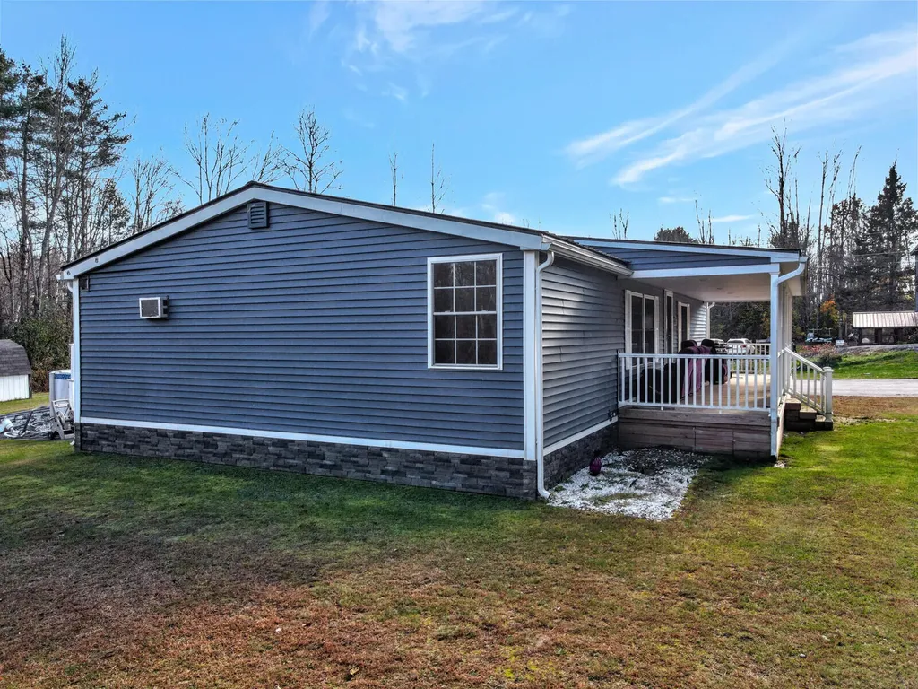 302 Middle Road Oakland ME 04963