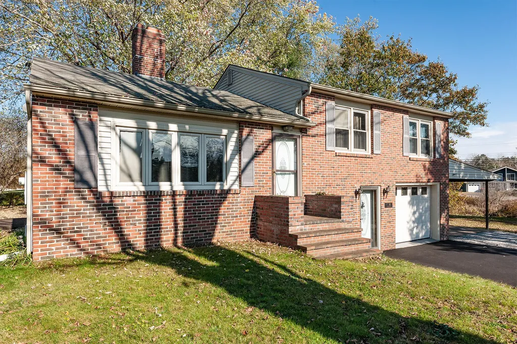 10 Elmwood Court North Berwick ME 03906