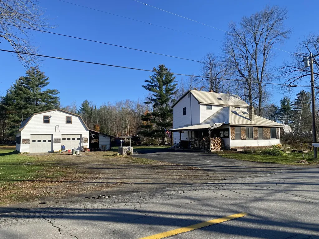 828 Mullen Road Newport ME 04953