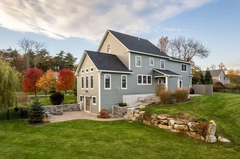 6 Garden Way Falmouth ME 04105