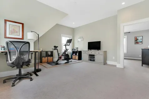 6 Garden Way Falmouth ME 04105