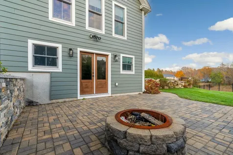 6 Garden Way Falmouth ME 04105