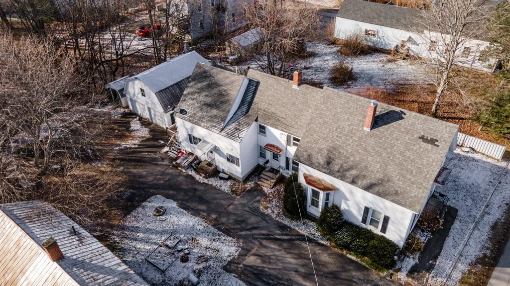 102 Spring Street Gardiner ME 04345